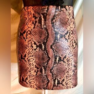 Alice + Olivia Peach, Black Snakeskin Print Faux Leather Mini Skirt, Size 2